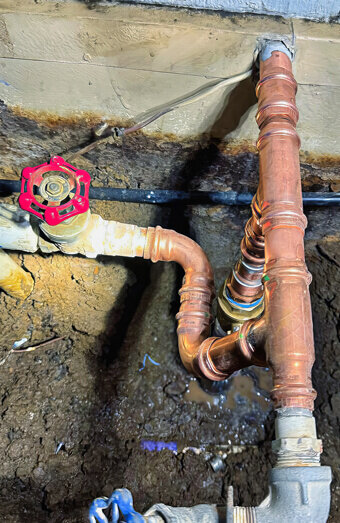 https://plumbermountpleasant.com.au/uploads/2025/06/emergency-plumbing-826583.jpg