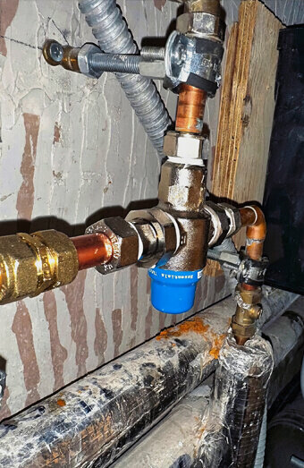 https://plumbermountpleasant.com.au/uploads/2025/06/emergency-plumbing-912174.jpg